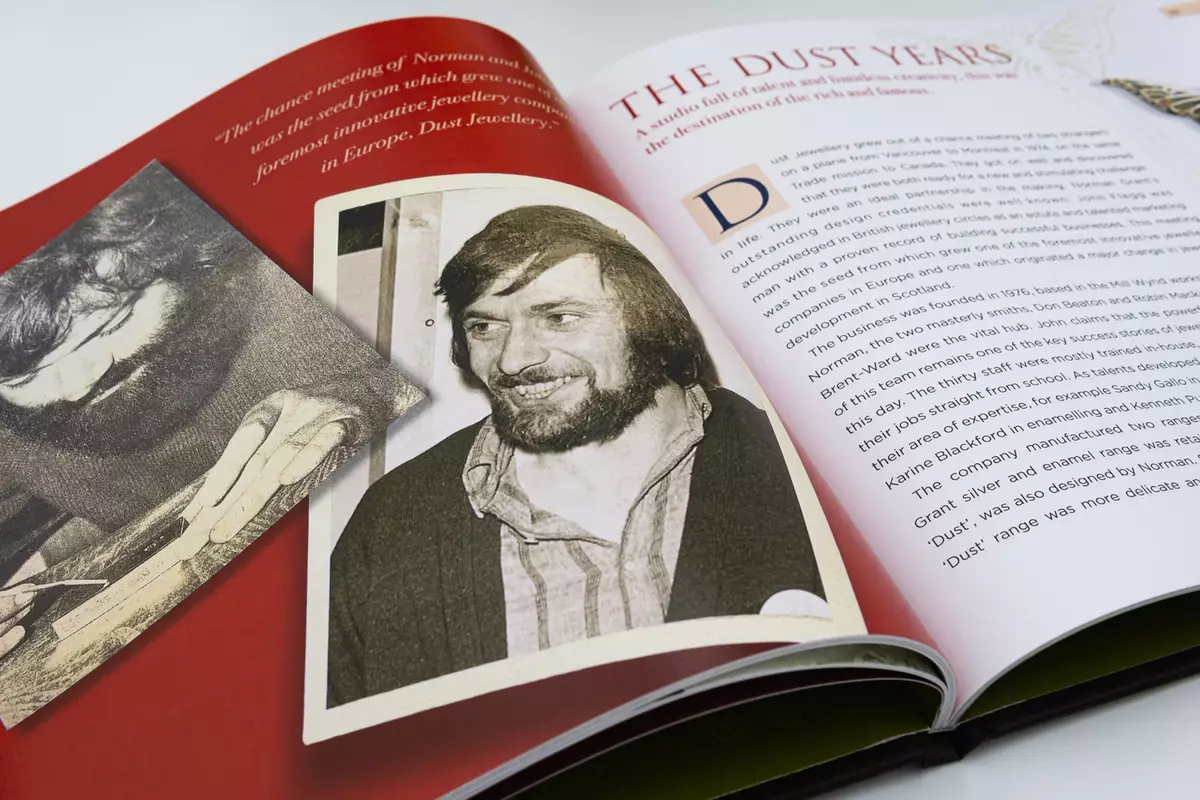 Family history book Image Display